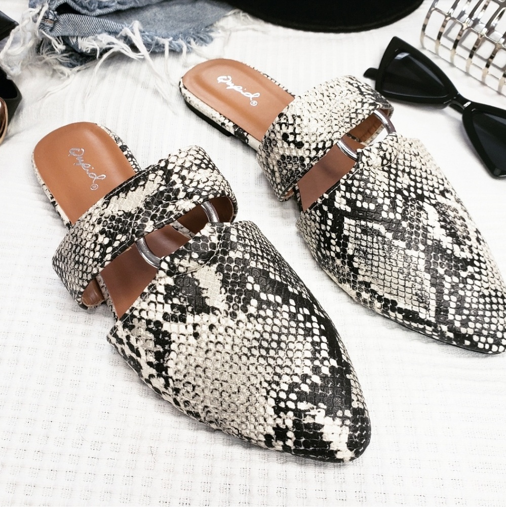 🆕️//The Rosie// snake print flat - Picture 3 of 7